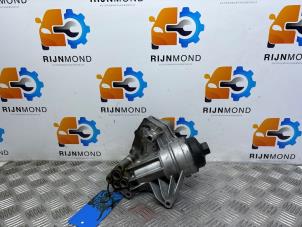 Gebruikte Oliefilterhuis Mercedes A (177.0) 2.0 A-35 AMG Turbo 16V 4Matic Prijs € 125,00 Margeregeling aangeboden door Autodemontage Rijnmond BV