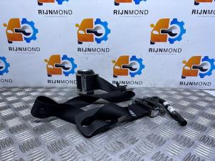 Gebruikte Veiligheidsgordel rechts-voor BMW 5 serie (F10) 520d 16V Prijs op aanvraag aangeboden door Autodemontage Rijnmond BV