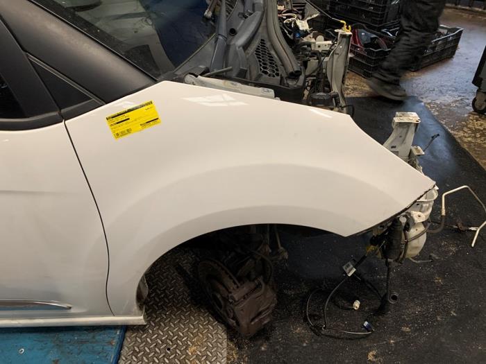 Blotnik prawy przód z Citroën DS3 Cabrio (SB) 1.6 16V VTi 120 2014