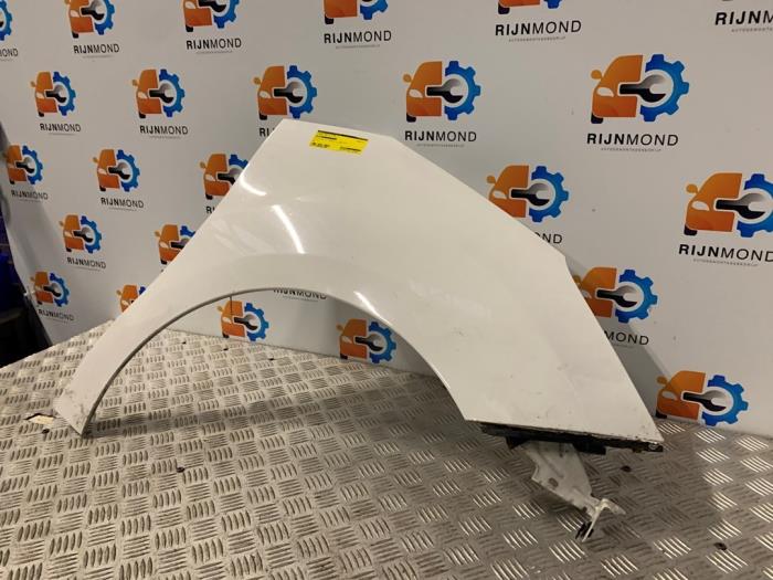 Blotnik prawy przód z Citroën DS3 Cabrio (SB) 1.6 16V VTi 120 2014