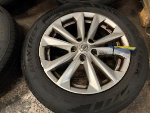 Begagnade Hjuluppsättning + däck Nissan Qashqai (J11) 1.2 DIG-T 16V Pris € 500,00 Marginaltabell erbjuds av Autodemontage Rijnmond BV