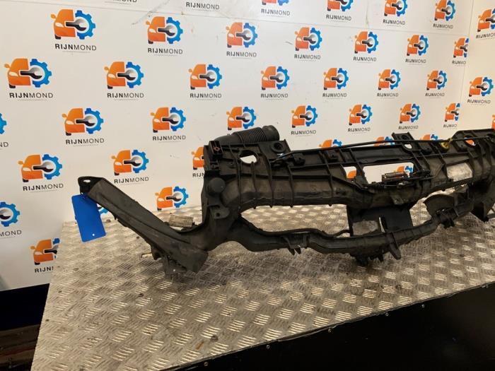 Front från en Ford Transit Custom 2.2 TDCi 16V 2014