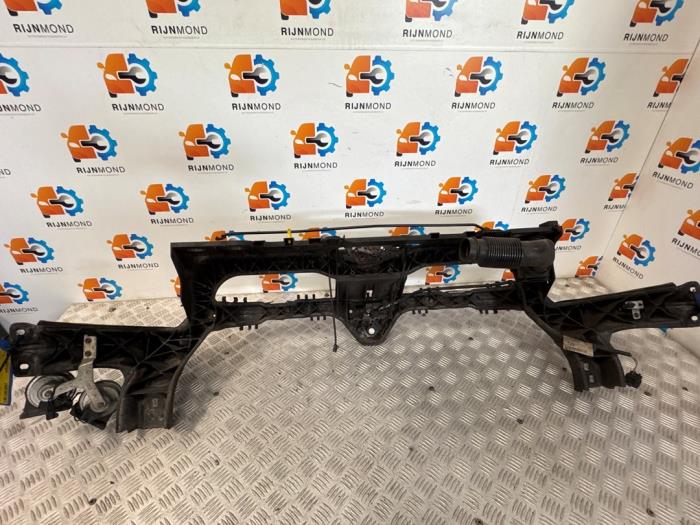 Front från en Ford Transit Custom 2.2 TDCi 16V 2014