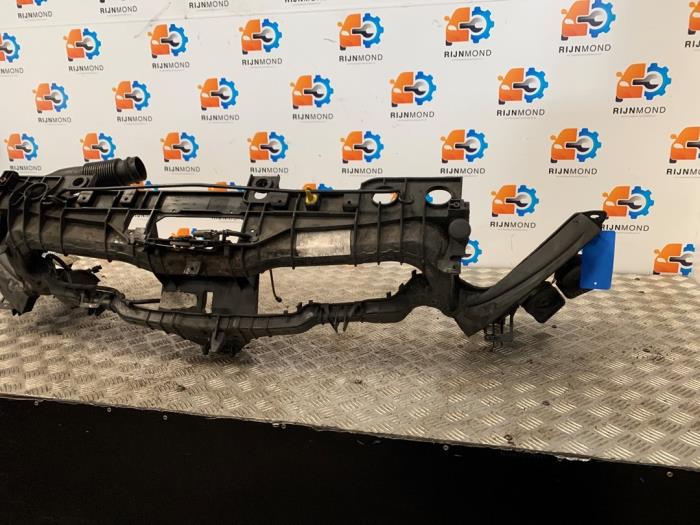 Front från en Ford Transit Custom 2.2 TDCi 16V 2014