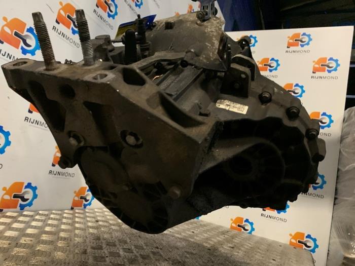 Växellåda från en Ford Transit Custom 2.2 TDCi 16V 2014