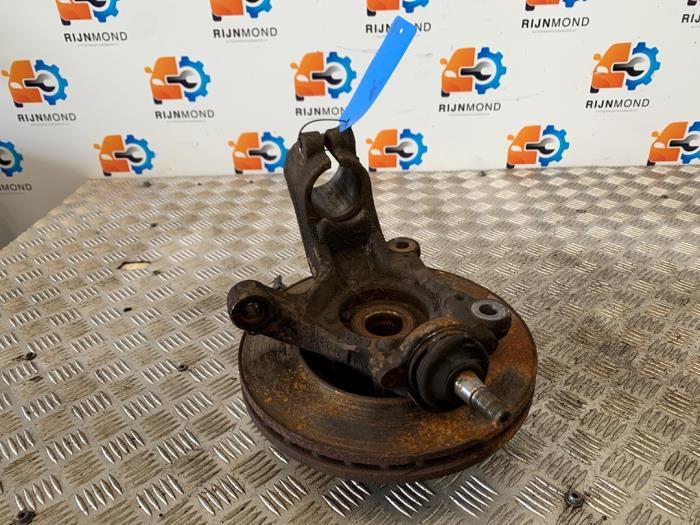 Spindel, vänster fram från en Ford Transit Custom 2.2 TDCi 16V 2014