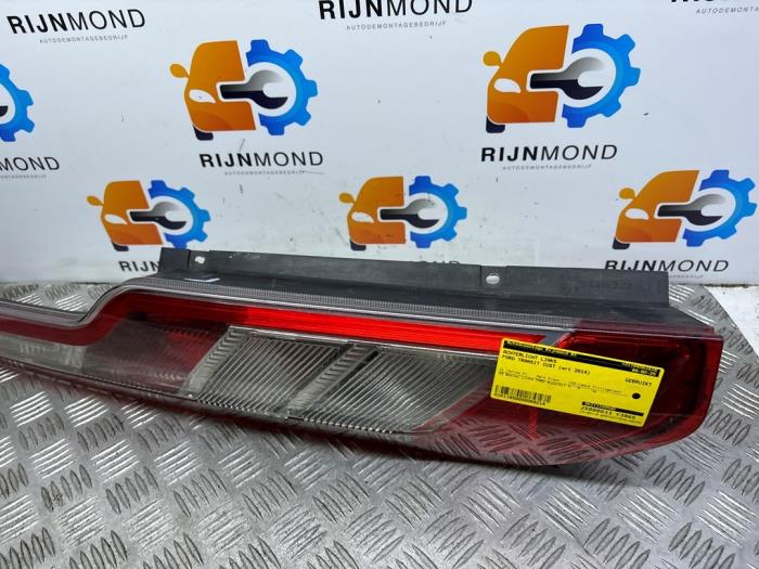 Baklykta, vänster från en Ford Transit Custom 2.2 TDCi 16V 2014