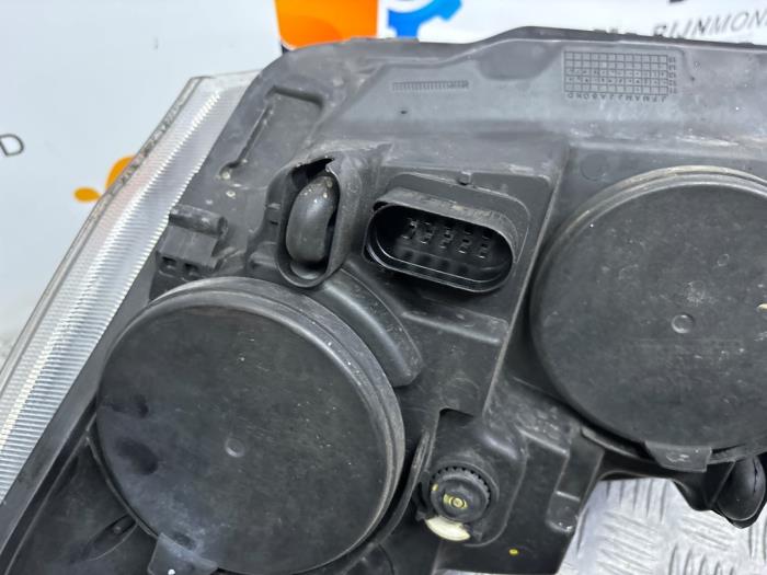 Strålkastare, höger från en Ford Transit Custom 2.2 TDCi 16V 2014