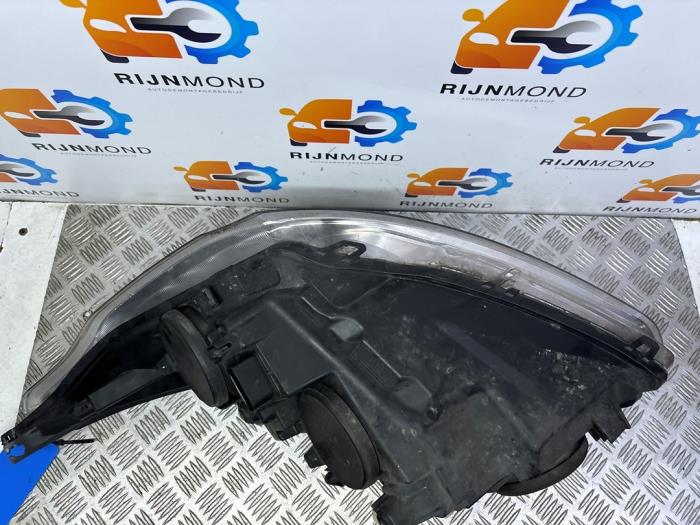 Strålkastare, höger från en Ford Transit Custom 2.2 TDCi 16V 2014