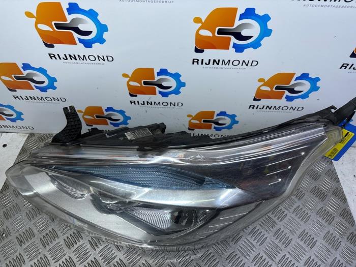 Strålkastare, vänster från en Ford Transit Custom 2.2 TDCi 16V 2014