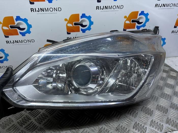 Strålkastare, vänster från en Ford Transit Custom 2.2 TDCi 16V 2014