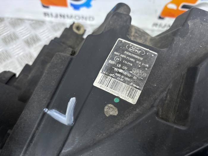 Strålkastare, vänster från en Ford Transit Custom 2.2 TDCi 16V 2014