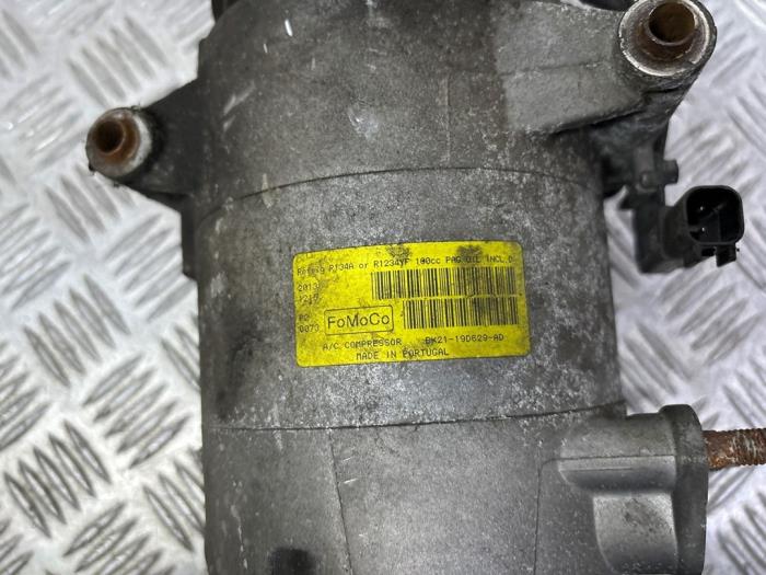 Luftkonditioneringspump från en Ford Transit Custom 2.2 TDCi 16V 2014