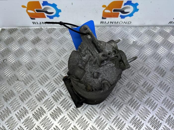 Luftkonditioneringspump från en Ford Transit Custom 2.2 TDCi 16V 2014