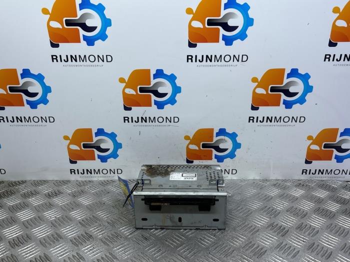 Radio från en Ford Transit Custom 2.2 TDCi 16V 2014