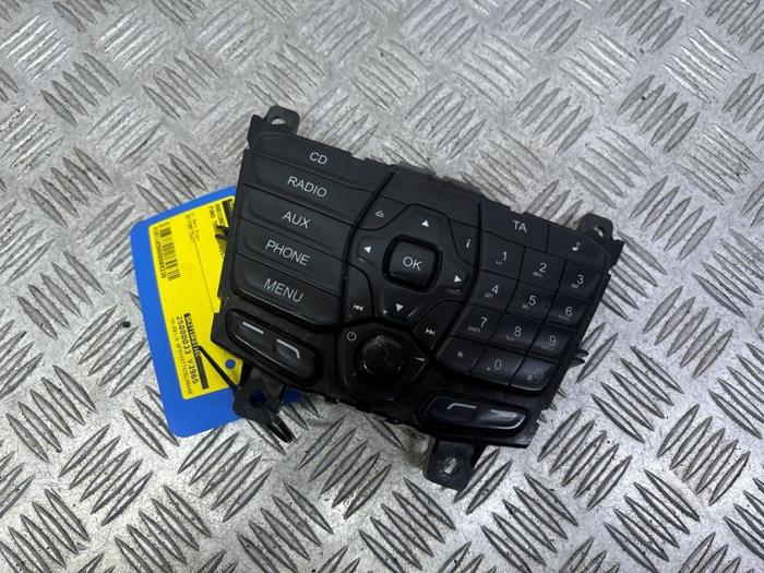 Radiokontrollpanel från en Ford Transit Custom 2.2 TDCi 16V 2014