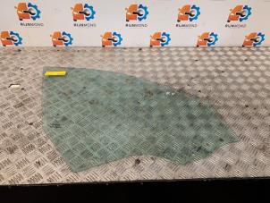 Używane Szyba drzwi prawych przednich wersja 4-drzwiowa BMW X1 (F48) xDrive 20d 2.0 16V Cena € 96,80 Z VAT oferowane przez Autodemontage Rijnmond BV