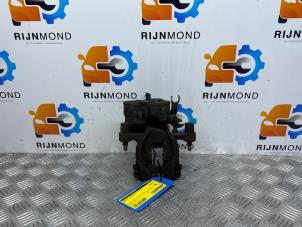 Używane Zacisk hamulcowy prawy tyl BMW X1 (F48) xDrive 20d 2.0 16V Cena na żądanie oferowane przez Autodemontage Rijnmond BV