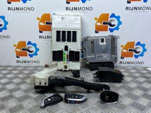 Używane Stacyjka + sterownik BMW X1 (F48) xDrive 20d 2.0 16V Cena na żądanie oferowane przez Autodemontage Rijnmond BV