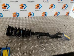 Gebruikte Schokdemper links-voor Mercedes C Estate (S205) C-400 3.0 V6 Turbo 4-Matic Prijs € 250,00 Margeregeling aangeboden door Autodemontage Rijnmond BV