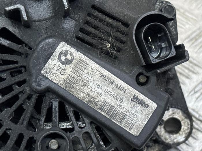 Dynamo från en BMW 5 serie Touring (E61) 530d 24V 2004