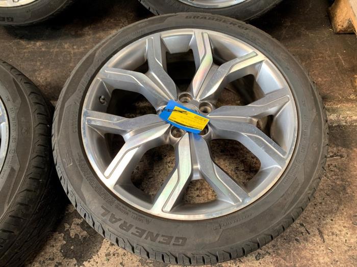 Velgen set + banden van een Land Rover Range Rover Evoque (LVJ/LVS) 2.2 SD4 16V 2015