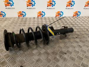 Gebruikte Schokdemper links-voor Landrover Range Rover Evoque (LVJ/LVS) 2.2 SD4 16V Prijs € 84,70 Inclusief btw aangeboden door Autodemontage Rijnmond BV