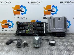 Begagnade Tändningslås + dator Landrover Range Rover Evoque (LVJ/LVS) 2.2 SD4 16V Pris € 484,00 Inklusive moms erbjuds av Autodemontage Rijnmond BV