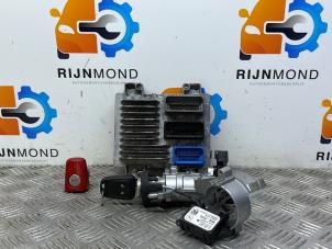 Używane Stacyjka + sterownik Opel Adam 1.2 16V Cena na żądanie oferowane przez Autodemontage Rijnmond BV