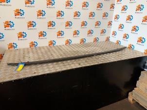 Używane Listwa dachowa lewa BMW X1 (F48) xDrive 20d 2.0 16V Cena na żądanie oferowane przez Autodemontage Rijnmond BV