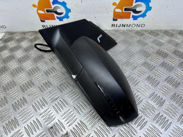 Buitenspiegel links van een Volkswagen Polo V (6R) 1.4 TDI DPF BlueMotion technology 2014