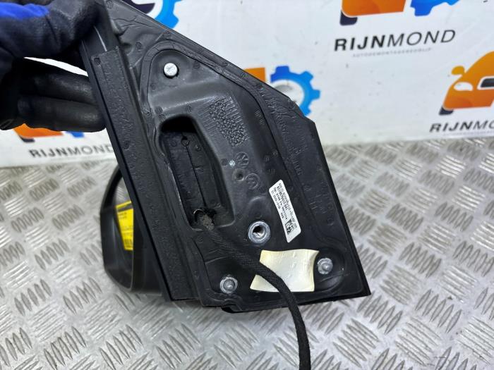 Buitenspiegel links van een Volkswagen Polo V (6R) 1.4 TDI DPF BlueMotion technology 2014