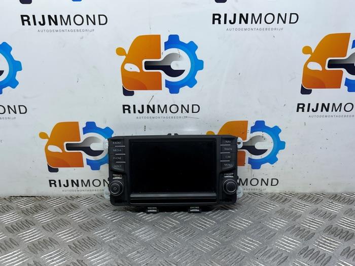 Navigatie Display van een Volkswagen Polo V (6R) 1.4 TDI DPF BlueMotion technology 2014