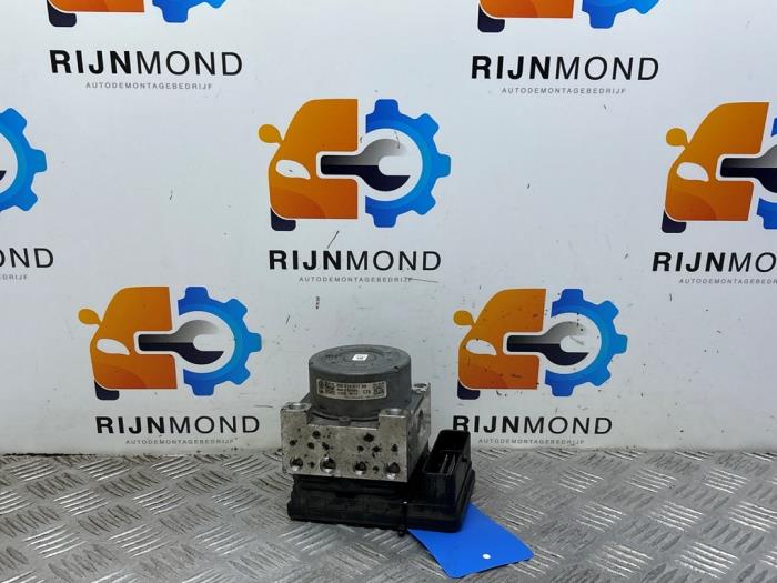 Pompa ABS z Volkswagen Golf VII (AUA) 1.0 TSI 12V BlueMotion 2016