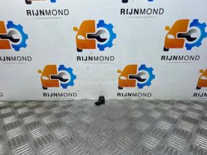 Używane Czujnik parkowania Volkswagen Golf VII (AUA) 1.0 TSI 12V BlueMotion Cena na żądanie oferowane przez Autodemontage Rijnmond BV