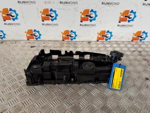 Begagnade Vipparmskåpa BMW 5 serie (F10) 520d 16V Pris på förfrågan erbjuds av Autodemontage Rijnmond BV