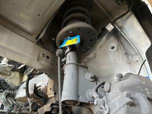 Gebruikte Schokdemper links-voor Peugeot Expert (V1/VA/VB/VE/VF/VT/VY) 2.0 Blue HDi 120 16V Prijs € 60,00 Margeregeling aangeboden door Autodemontage Rijnmond BV
