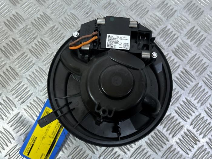 Kachel Ventilatiemotor van een Seat Leon (1P1) 1.4 TSI 16V 2010