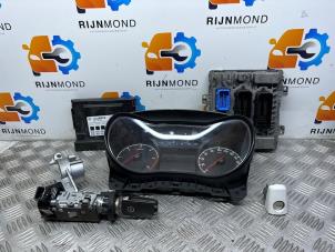 Begagnade Tändningslås + dator Opel Corsa E 1.3 CDTi 16V ecoFLEX Pris på förfrågan erbjuds av Autodemontage Rijnmond BV