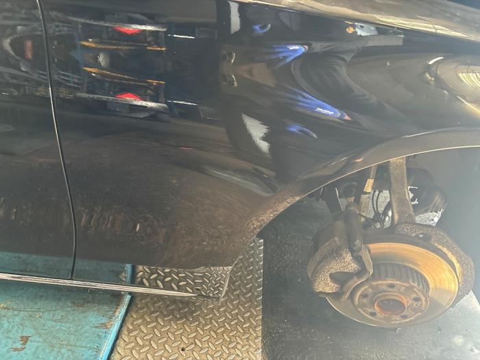 Framskärm, höger från en Mercedes-Benz C Estate (S205) C-180 1.6 16V BlueEfficiency 2017