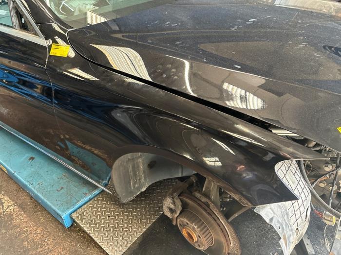 Framskärm, höger från en Mercedes-Benz C Estate (S205) C-180 1.6 16V BlueEfficiency 2017