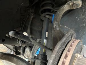 Begagnade Stötdämpare, vänster fram Mercedes C Estate (S205) C-180 1.6 16V BlueEfficiency Pris € 150,00 Marginaltabell erbjuds av Autodemontage Rijnmond BV