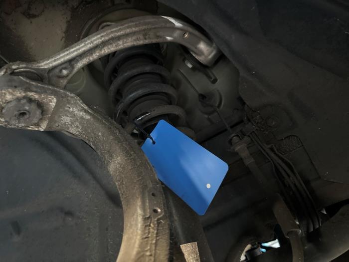 Stötdämpare, höger fram från en Mercedes-Benz C Estate (S205) C-180 1.6 16V BlueEfficiency 2017