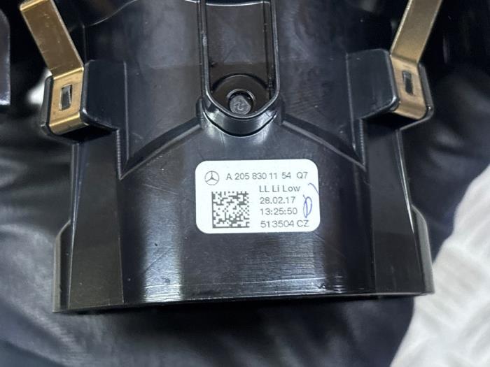 Luftmunstycke, instrumentbräda från en Mercedes-Benz C Estate (S205) C-180 1.6 16V BlueEfficiency 2017