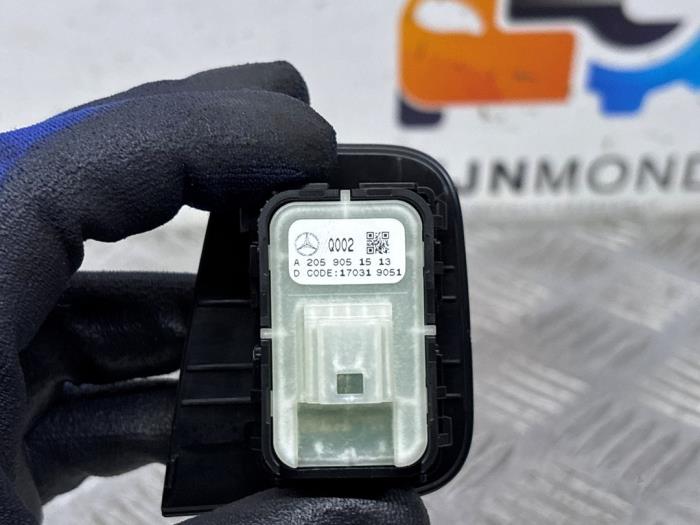 Brytare, eldrivna fönster från en Mercedes-Benz C Estate (S205) C-180 1.6 16V BlueEfficiency 2017