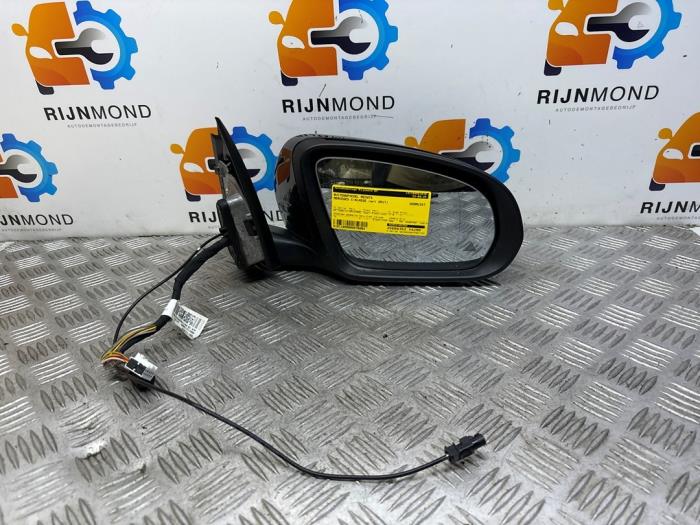 Skärmspegel, höger från en Mercedes-Benz C Estate (S205) C-180 1.6 16V BlueEfficiency 2017