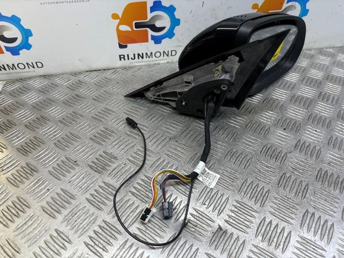 Skärmspegel, höger från en Mercedes-Benz C Estate (S205) C-180 1.6 16V BlueEfficiency 2017