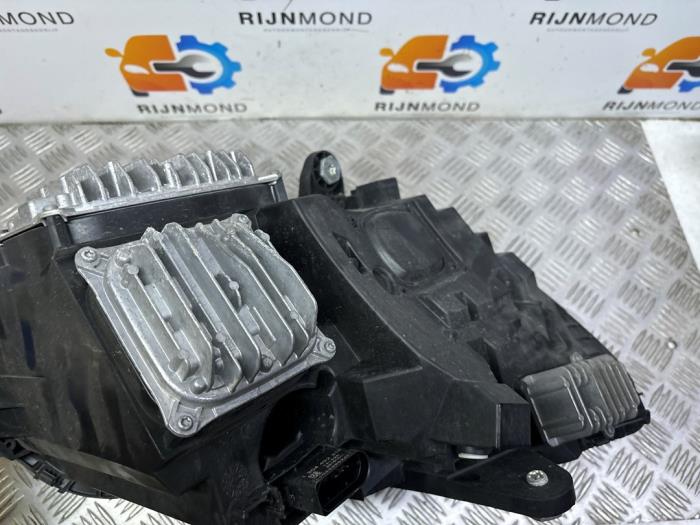 Strålkastare, vänster från en Mercedes-Benz C Estate (S205) C-180 1.6 16V BlueEfficiency 2017