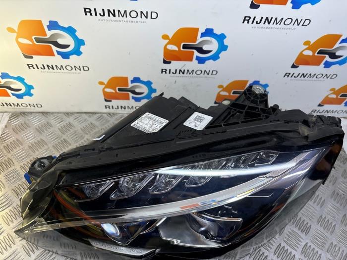 Strålkastare, vänster från en Mercedes-Benz C Estate (S205) C-180 1.6 16V BlueEfficiency 2017