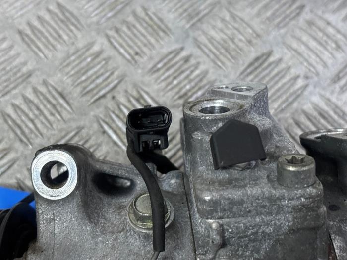 Luftkonditioneringspump från en Mercedes-Benz C Estate (S205) C-180 1.6 16V BlueEfficiency 2017